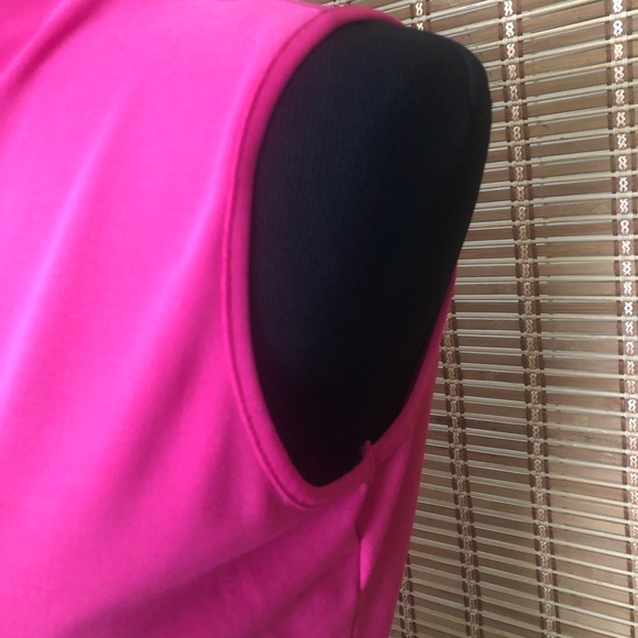 Women's hot pink sleeveless shell by Candice Candice Los Angeles, size L - Picture 8 of 9
